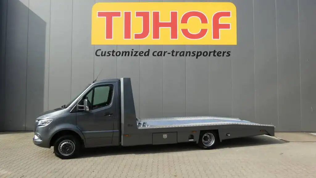 Aflevering van een MB Sprinter 5-serie met Tijhof AluLiner aan Mercedes-Benz Specialist Ralph Eidams