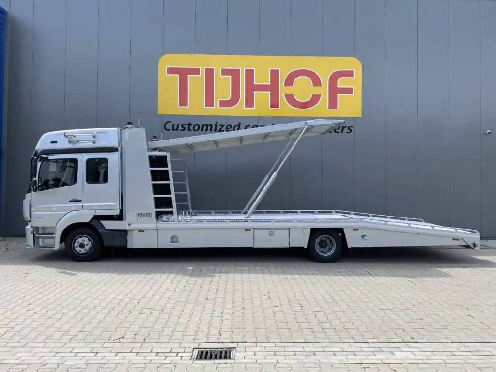 Aflevering van een 2-lader gebouwd op een Mercedes-Benz Atego aan Automobielbedrijven H. Arink